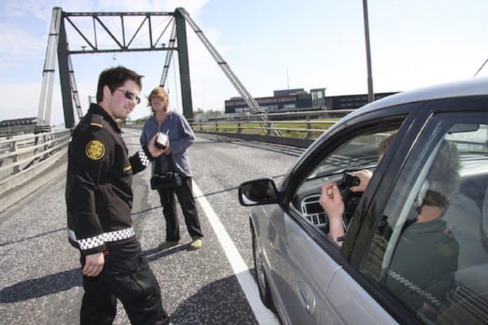 Ölfusárbrú lokað eftir Suðurlandsskjálftann 2008