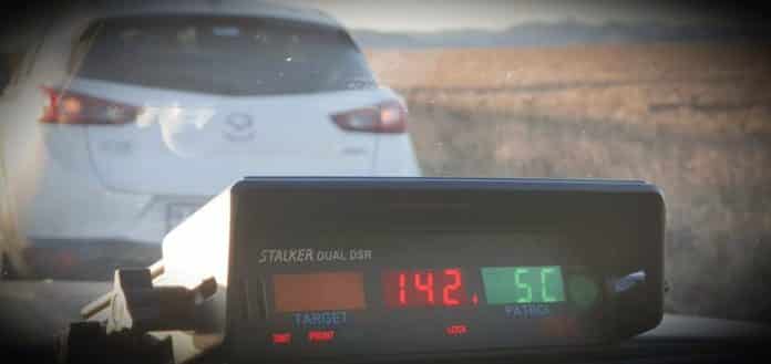 Lögregla hraðakstur