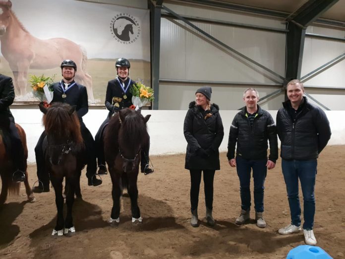 Sigurparið ásamt sjá texta