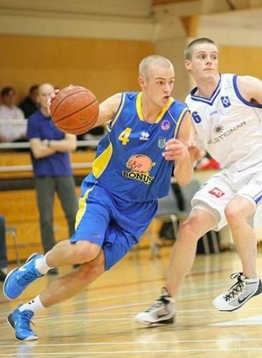 TomasHeidarTomassonvsStjarnan2011_826243255