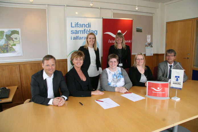 __slandsbanki_og_Sveitarf__lagi_____rborg_199192960