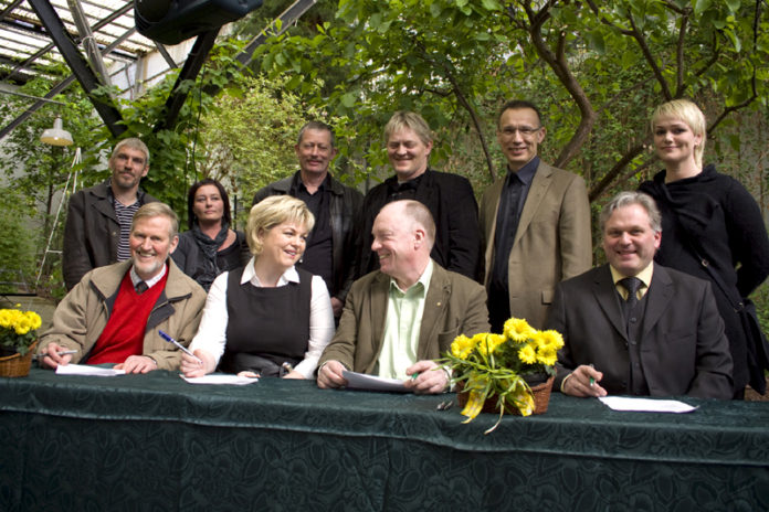 blomibae_hveragerdi_undirskrift220410_289468005