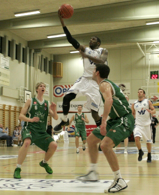 devin_sweetney030211slo_538801603