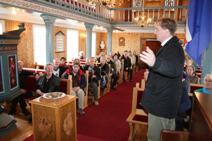 eyrarbakkakirkja300513bib_546167883