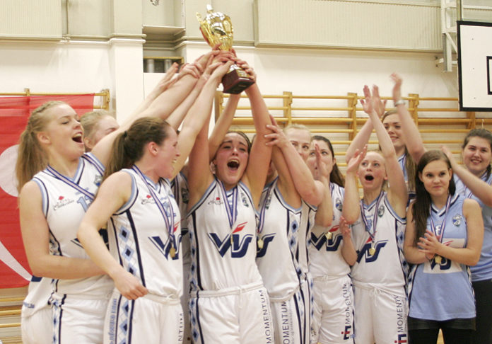 hamar_deildarmeistarar1deild2013slo_874201014