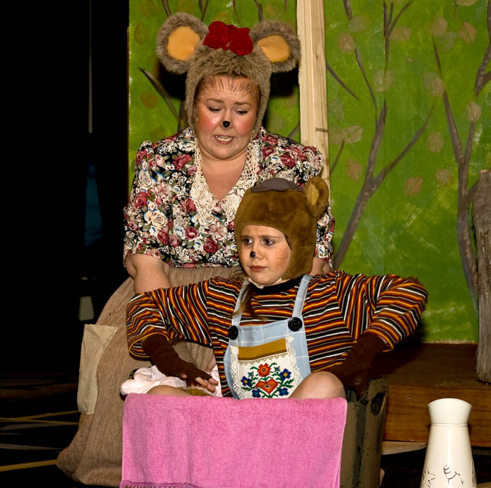 leikfelag_rangaeinga_dyrin_thorunn_birta2010_777108065