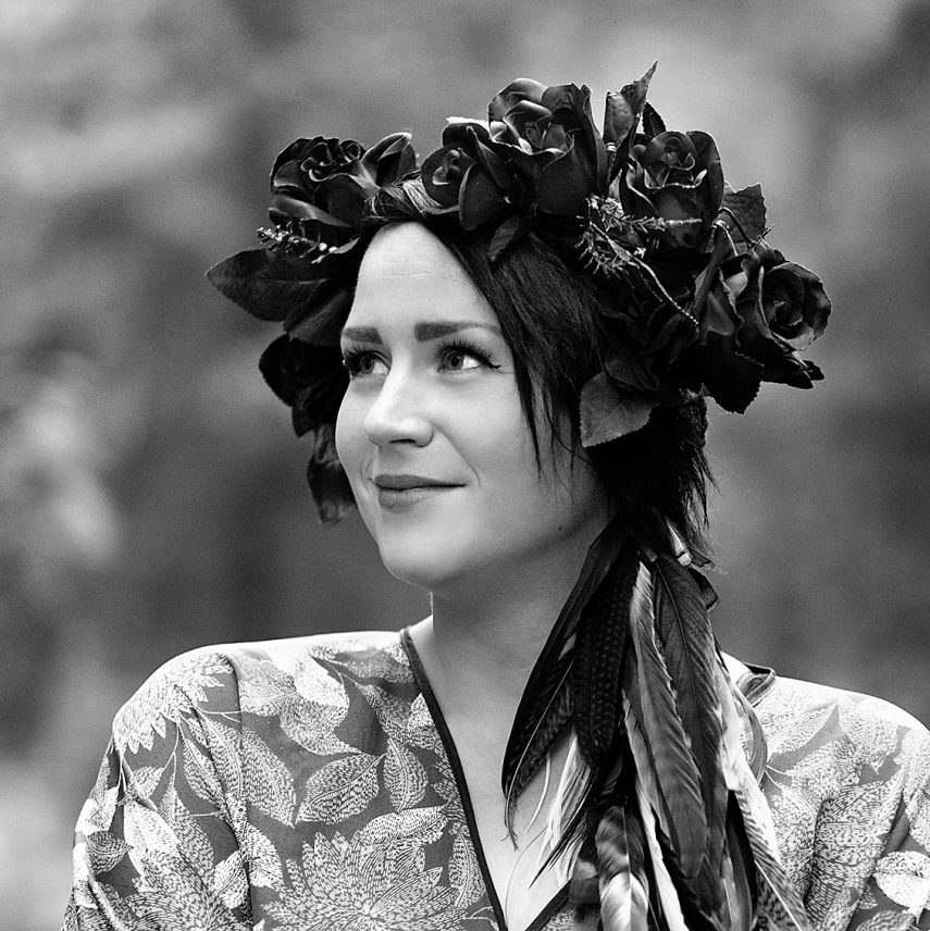 myrra_ros_855x856_589769865