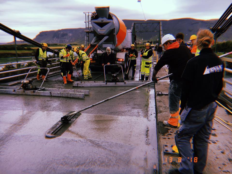 olfusarbru_steypa_769791350