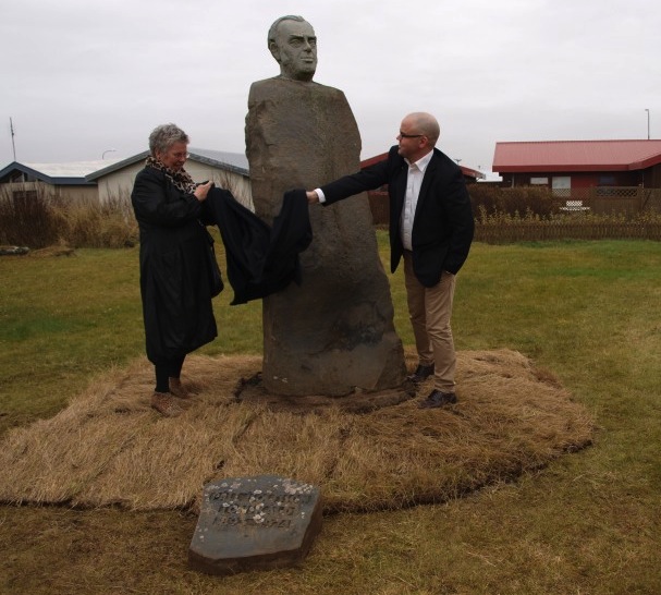 pall_isolfsson121013arb_138742313