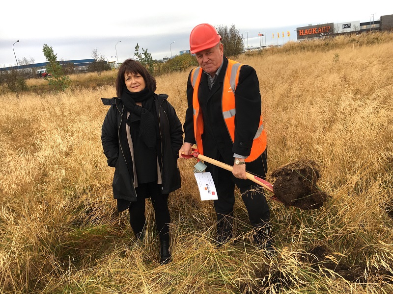 posturinn_skoflustunga061017gk_987741026