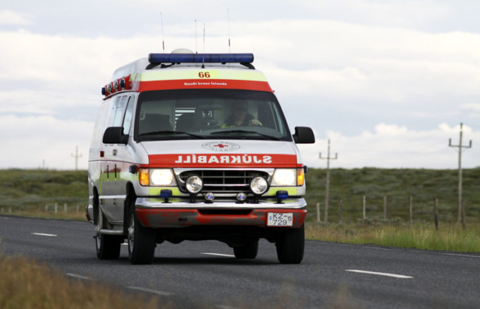 sjukrabill_rang_467641043