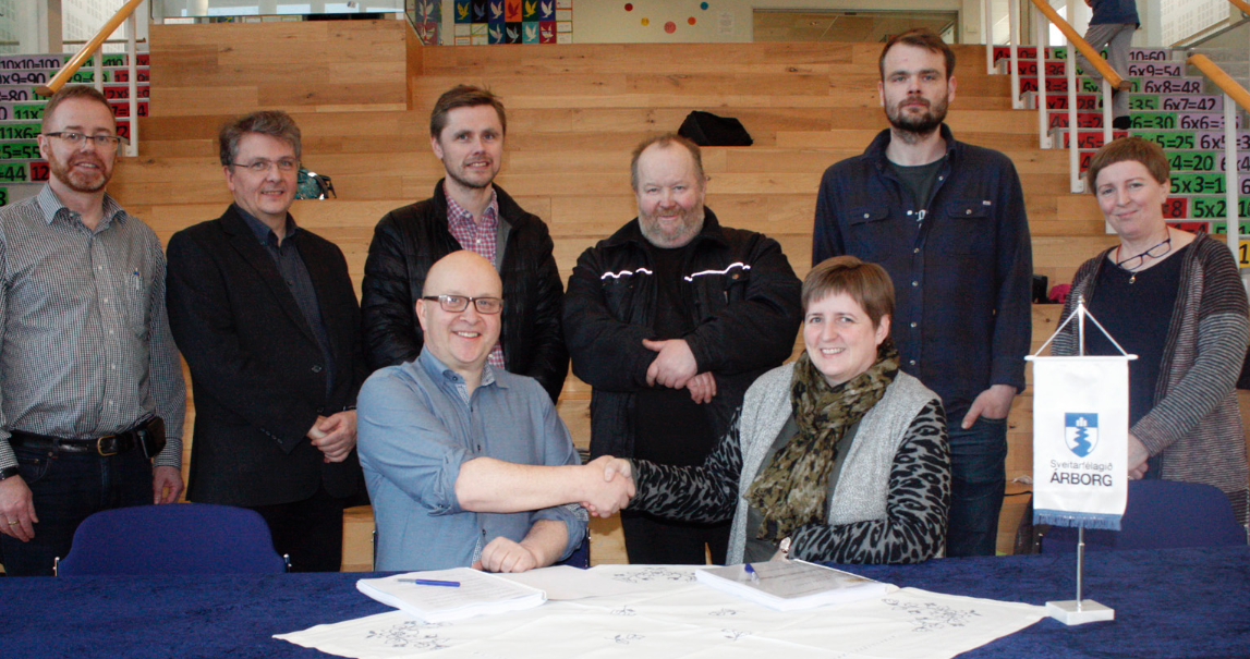 sunnulaekjarskoli_undirskrift2015_701320845