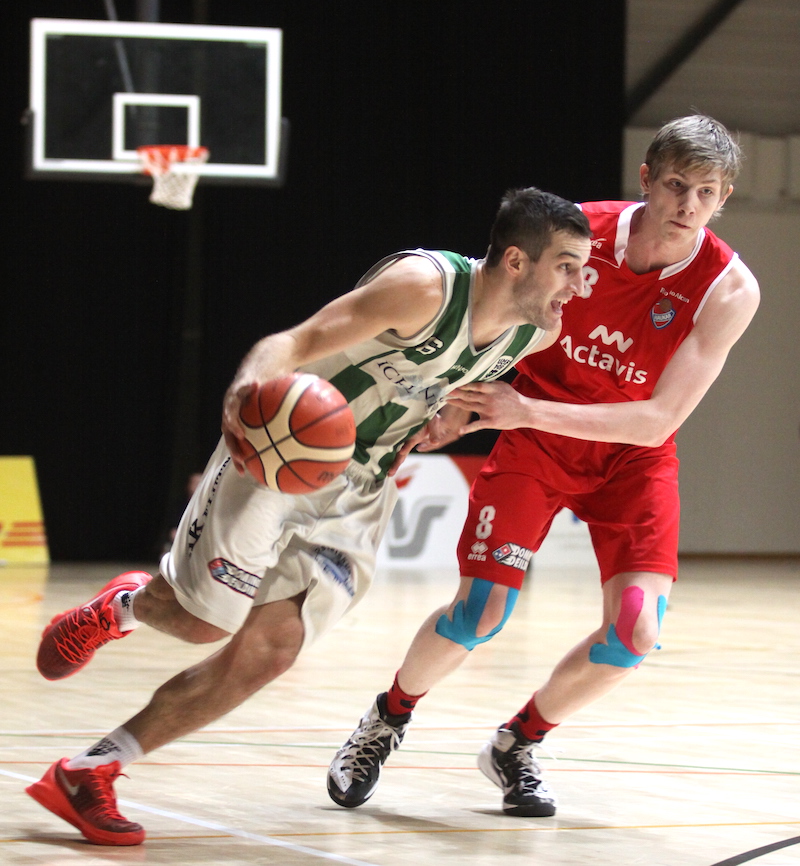 vance_hall021015gk_412571157